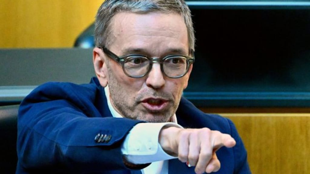 Im Nationalrat fliegen die Fetzen: Heftige Asyl-Debatte zwischen Kickl und Gödl - politik - exxpress Nachrichten