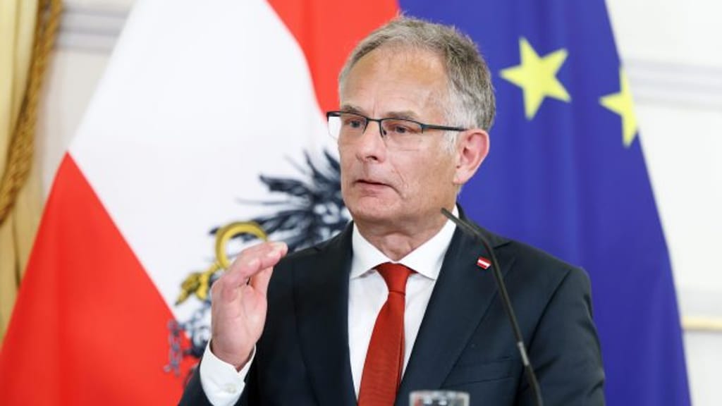 Regierung verschärft Sparkurs: Jetzt wird auch der Vodka Luxus - politik - exxpress Nachrichten