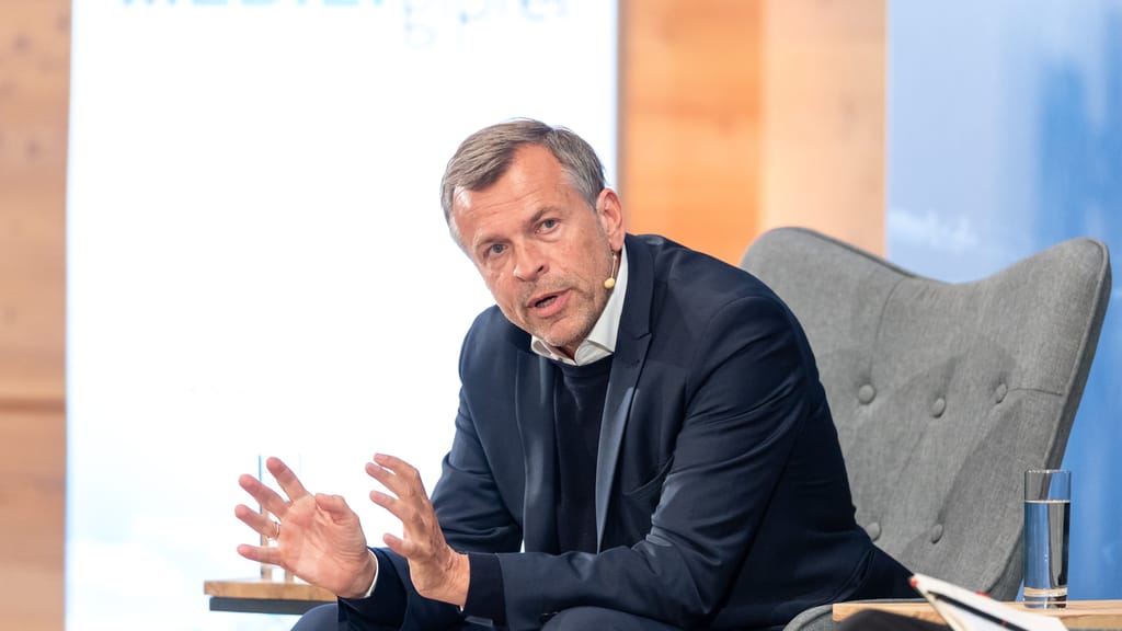 ORF-Machtkampf eskaliert! Puls4-Gründer Breitenecker steigt auch in den Ring - news - exxpress Nachrichten