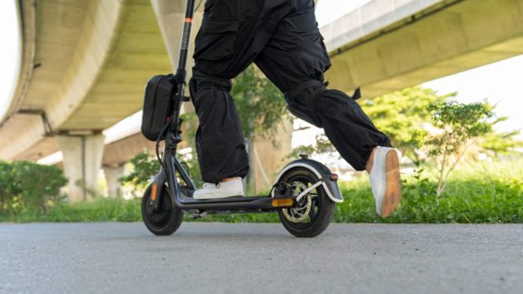 Frisierte E-Scooter, illegale Rennen, Crashs: Polizei rüstet für Pfingsten auf - news - exxpress Nachrichten