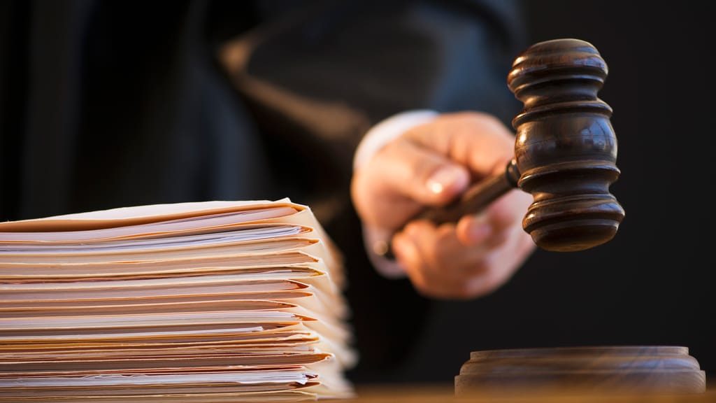 Richter lobt jugendliche Gruppenvergewaltiger – und schickt sie nach Hause - news - exxpress Nachrichten