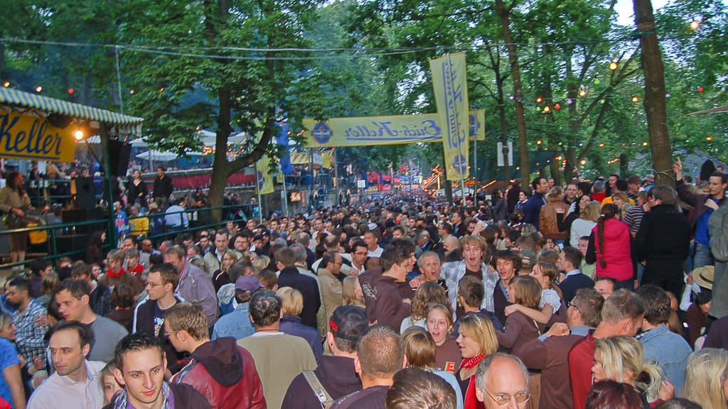 Sexismus-Alarm: Stadt will „Layla“ vom Volksfest verbannen - news - exxpress Nachrichten