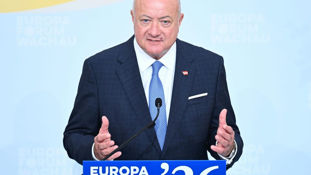 Kanzler Stocker: Menschenrechte dürfen Abschiebungen nicht länger blockieren - politik - exxpress Nachrichten