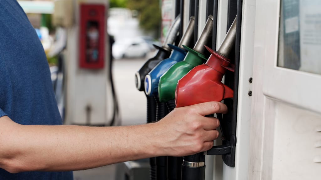 Koalitions-Krach um Spritpreisbremse! Tanken ab Sonntag wieder teurer? - politik - exxpress Nachrichten