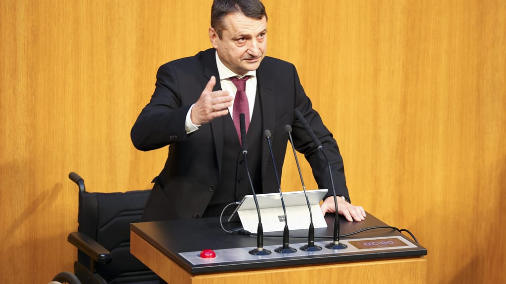 „Antifa!" und Nasenfraktur: Angriff auf Verbindungsstudenten entsetzt Politik - politik - exxpress Nachrichten