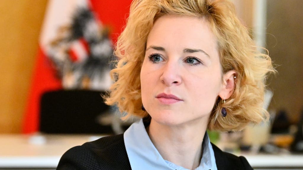 Uni-Streit eskaliert: SPÖ-Ministerin rudert bei Milliarden-Kürzung zurück - politik - exxpress Nachrichten