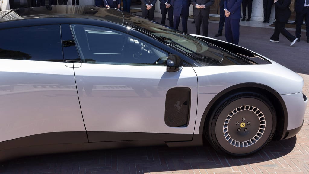 Strom statt V12: Neuer E-Ferrari erhitzt Gemüter - economy - exxpress Nachrichten