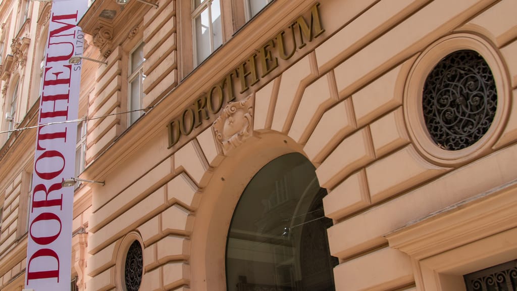 Kaiserhaus-Auktion sorgt für Aufsehen mit Hausschuh, Fächer und düsterer Rarität - lifestyle - exxpress Nachrichten