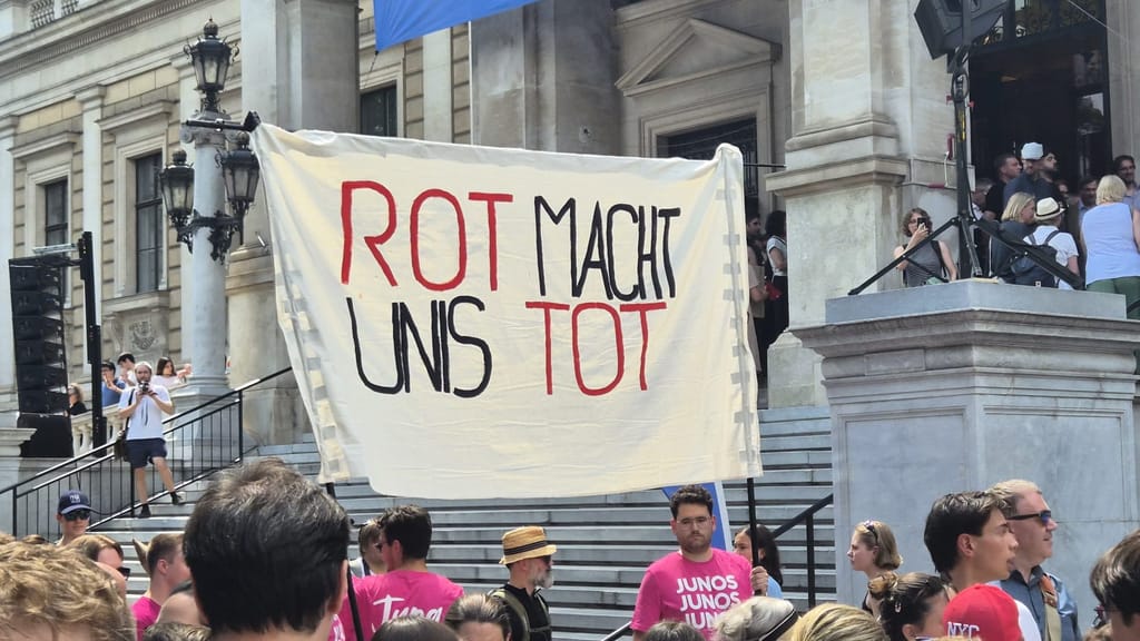 Uni-Demo: 21.000 Protestierer legen Wiener Innenstadt lahm - news - exxpress Nachrichten