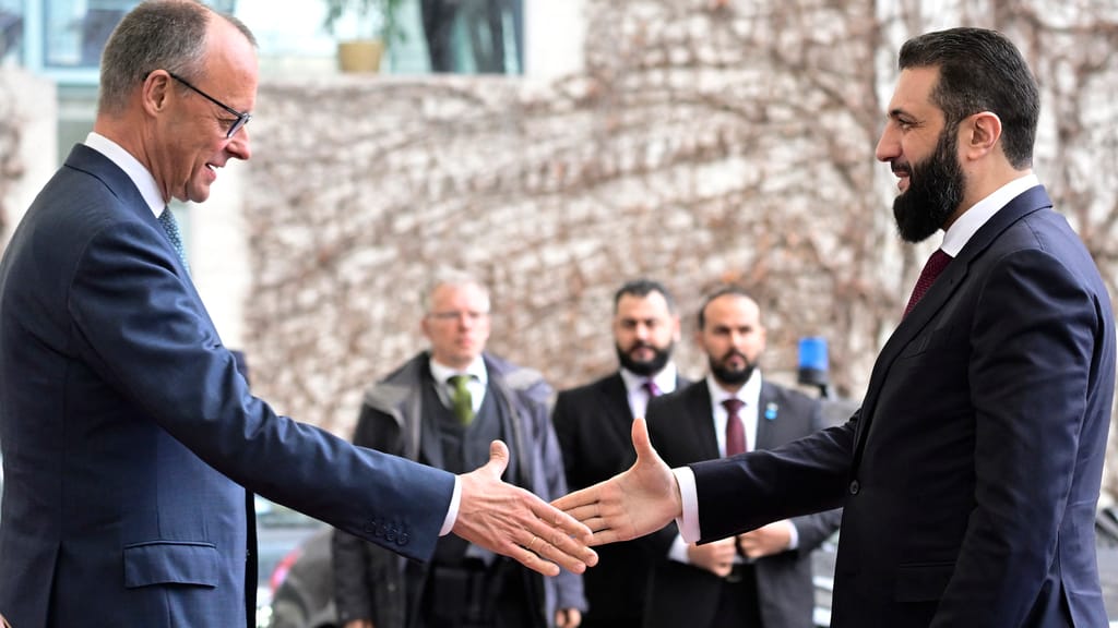 Sie hofierten al-Sharaa – jetzt nimmt er keinen einzigen Syrer zurück - politik - exxpress Nachrichten
