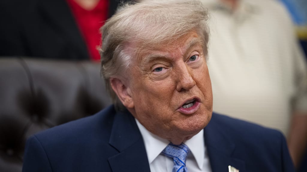 „Donald Trump“ vor Schlachtung bewahrt! Politik rettet berühmten Büffel - politik - exxpress Nachrichten