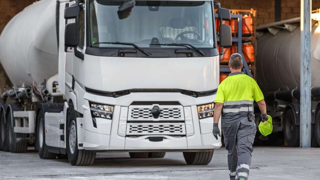 Kein Deutsch nötig: Lkw-Prüfung bald auf Arabisch möglich - politik - exxpress Nachrichten