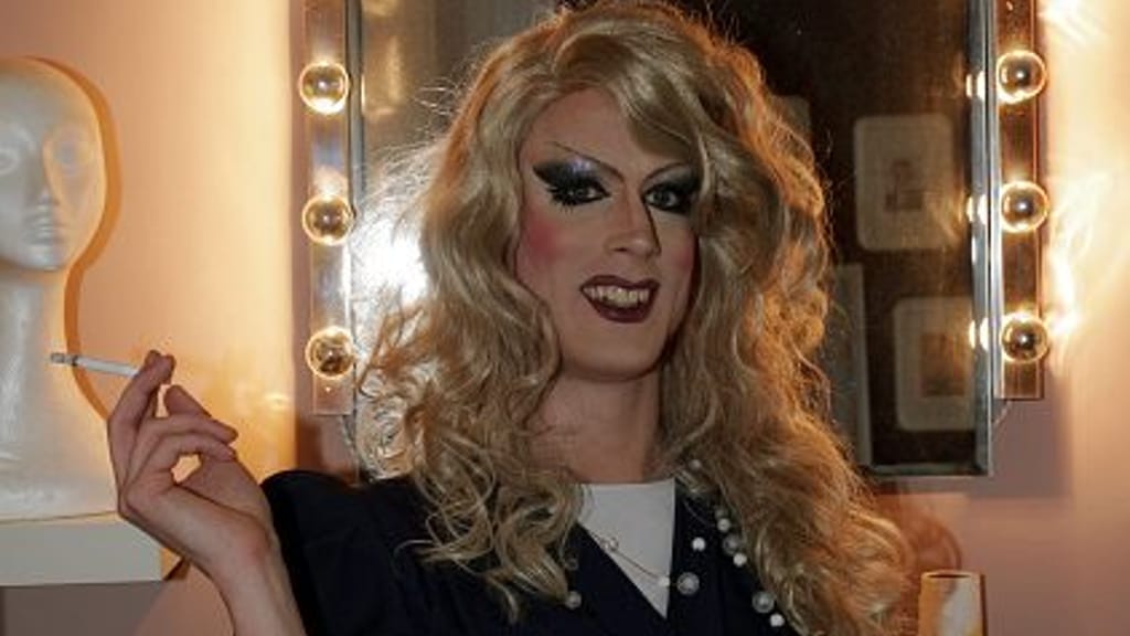 131 Videos entdeckt: Kinderporno-Anklage gegen Berliner Dragqueen - news - exxpress Nachrichten