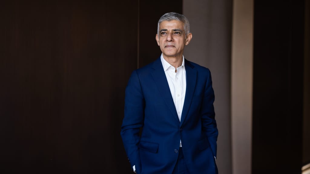 Tausende Muslime beten in britischen Parks – Londons Bürgermeister war in Mekka - politik - exxpress Nachrichten