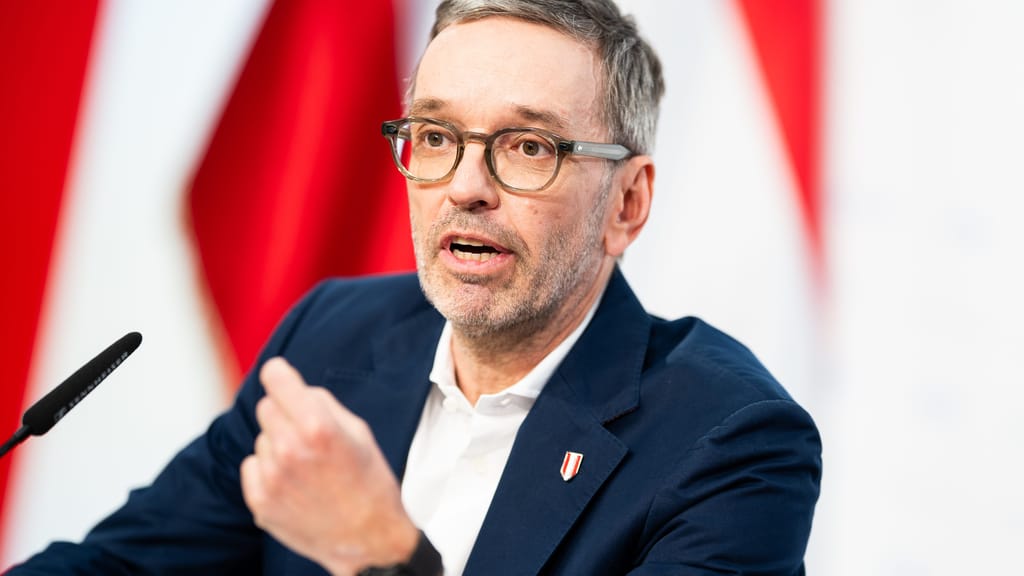 Neue Umfrage: FPÖ baut erneut aus – Koalition ohne Mehrheit - politik - exxpress Nachrichten
