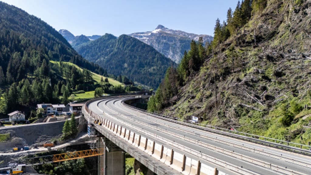 Chaos am Brenner: Täter setzen Bahnanlagen in Brand - news - exxpress Nachrichten
