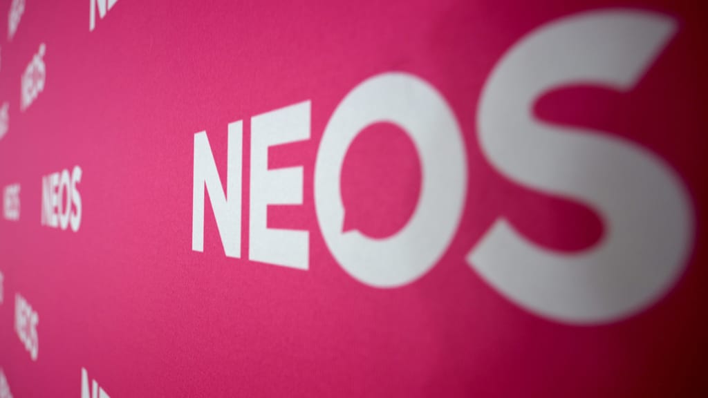 Pinker Flop: Fast nur Absagen beim ORF-Hearing der NEOS - politik - exxpress Nachrichten