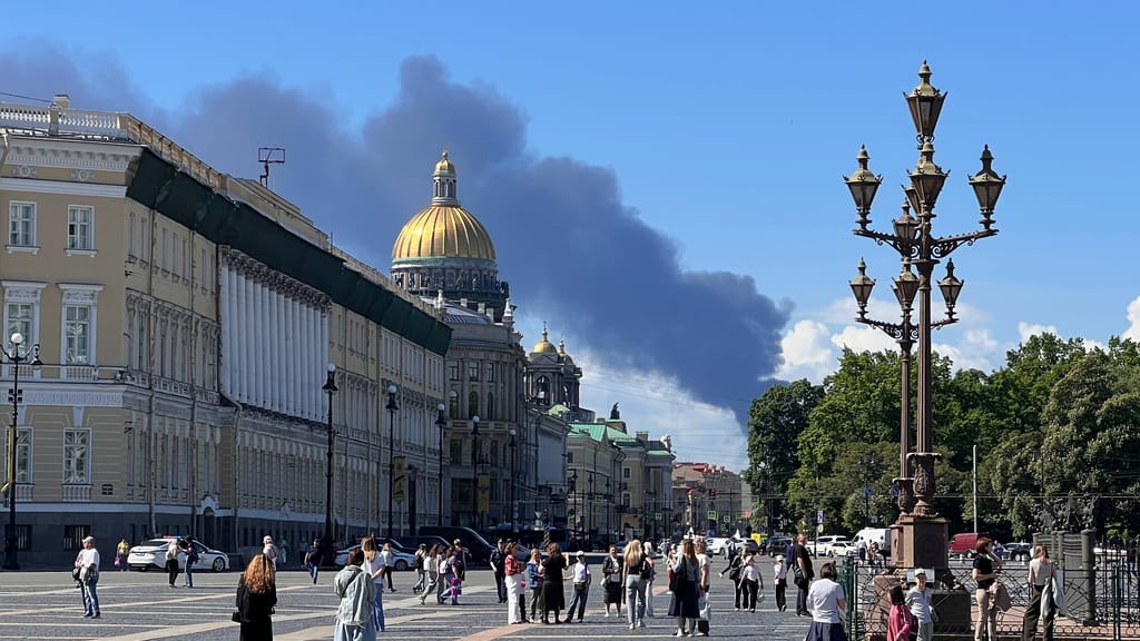 Drohnen-Alarm vor Putins Gipfel! Ukraine trifft St. Petersburg schmerzhaft - news - exxpress Nachrichten