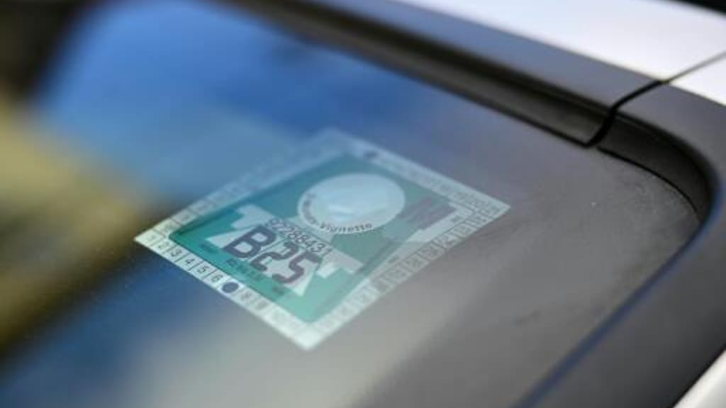 Ab 2027 nur noch digital: Was die neue E-Vignette für Autofahrer bedeutet - news - exxpress Nachrichten