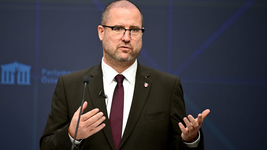 ORF-Showdown eskaliert: Opposition spricht von „Farce“ und „Beutezug“ - politik - exxpress Nachrichten
