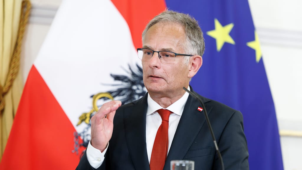 Budgetrede: Was Marterbauer den Österreichern zumuten will - politik - exxpress Nachrichten