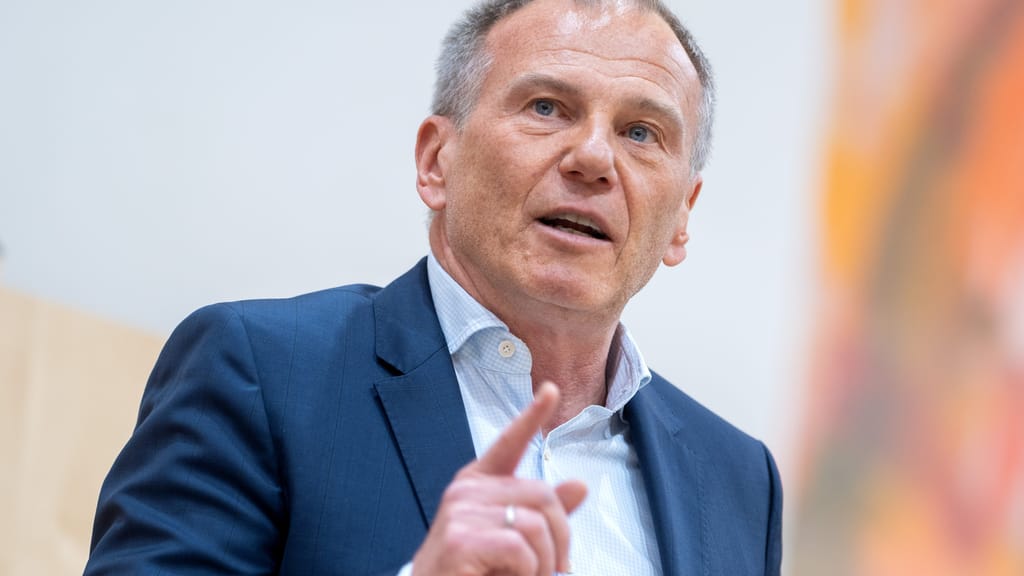 Konsequenzen für Armin Wolf? Thurnher prüft Skandal-Posting - news - exxpress Nachrichten