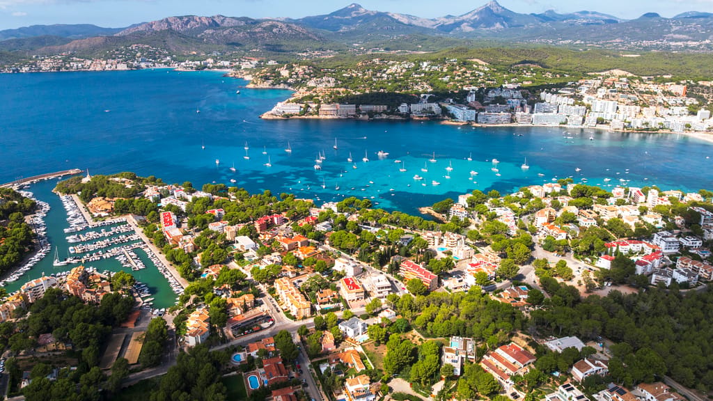 Mallorca kämpft gegen Wohnungsnot: Kommt das Aus für Ferienwohnungen? - news - exxpress Nachrichten