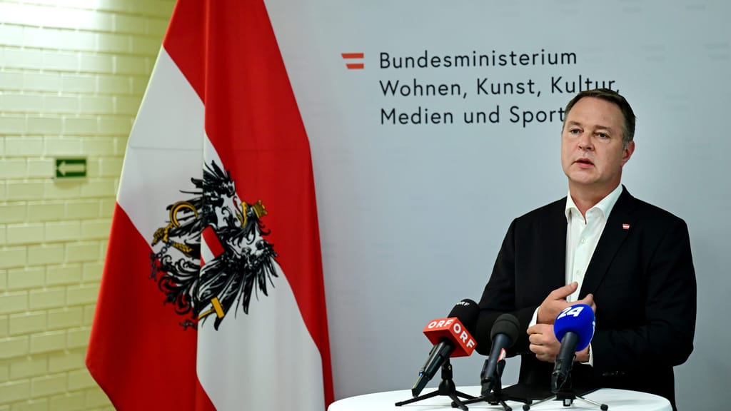 Social-Media-Verbot ab 14: Babler holt sich jetzt die Kinder ins Ministerium - news - exxpress Nachrichten
