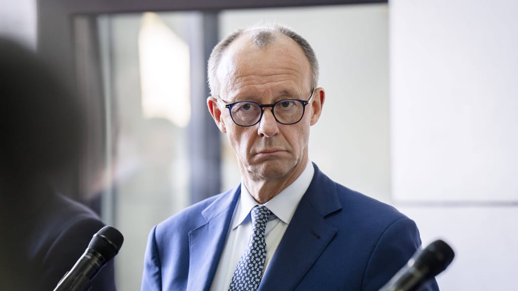 Friedrich Merz schickt Autogrammkarte statt Entschuldigung an Krebspatientin - politik - exxpress Nachrichten