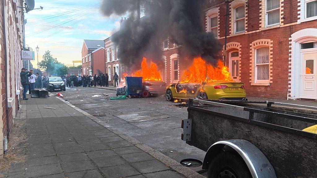 Belfast versinkt nach Messerattacke im Chaos - news - exxpress Nachrichten