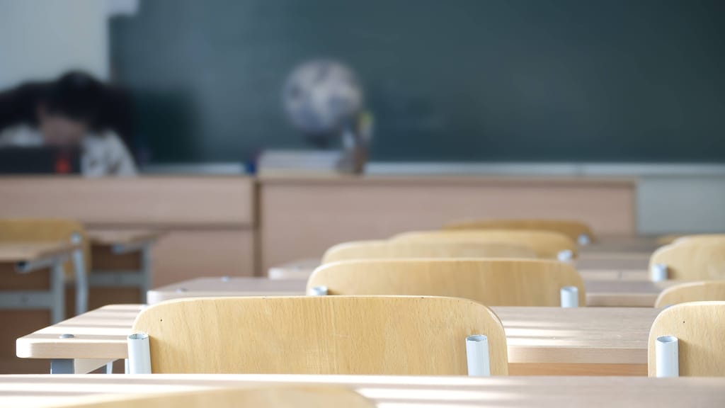 Schwerkrankes Mädchen kämpft um Schulaufstieg: FPÖ warnt vor „kalter Bürokratie“ - politik - exxpress Nachrichten