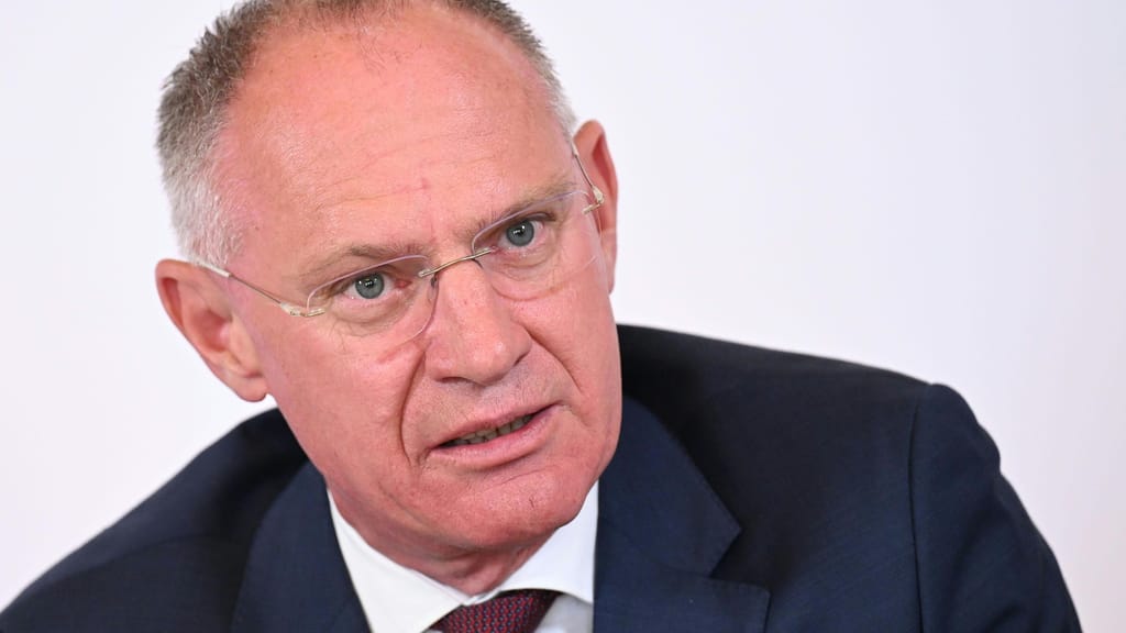 14 Millionen für Gefährder-Beratung – doch Karner zählt nicht, wer schwänzt - politik - exxpress Nachrichten