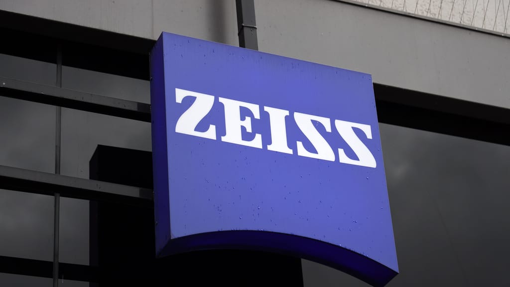Trotz schwarzer Zahlen? Zeiss startet milliardenschweren Sparkurs - economy - exxpress Nachrichten