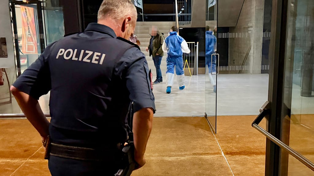 Tragödie in OÖ: Junge Lehrerin tot in Schulbibliothek entdeckt - news - exxpress Nachrichten
