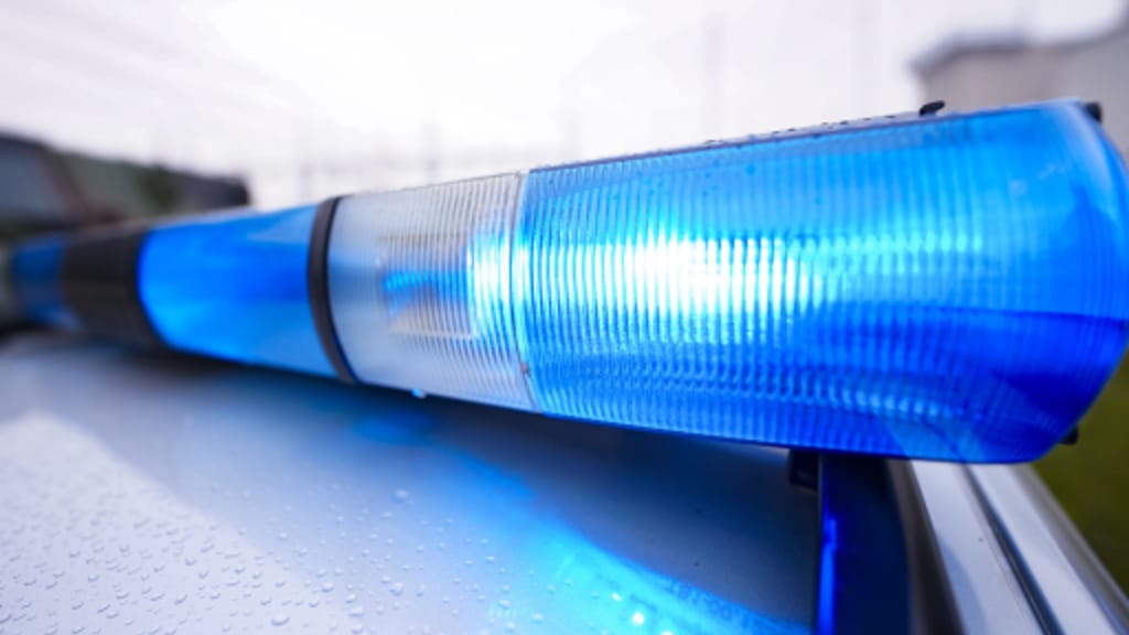 Tödlicher Unfall: 22-jähriger Autolenker stirbt bei Flucht vor Polizei - news - exxpress Nachrichten