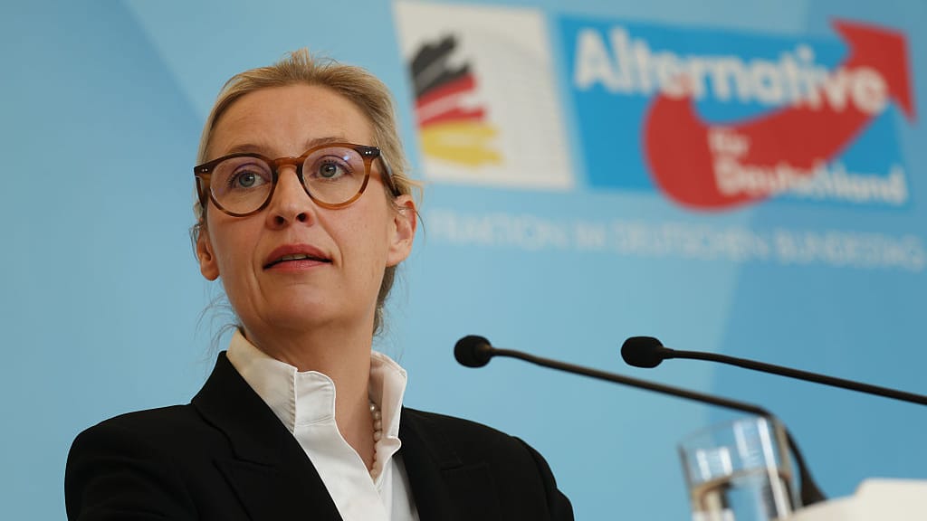 Neue INSA-Sonntagsfrage: AfD führt weiterhin, Union holt auf - politik - exxpress Nachrichten