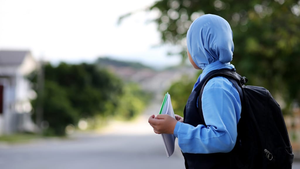 Noch vor Schulstart: Kopftuch-Verbot wird Fall für den VfGH - news - exxpress Nachrichten