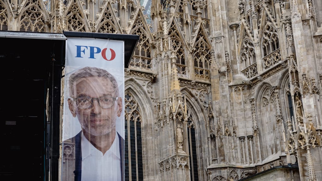 FPÖ feiert 70 Jahre mit großem Volksfest am Stephansplatz - news - exxpress Nachrichten