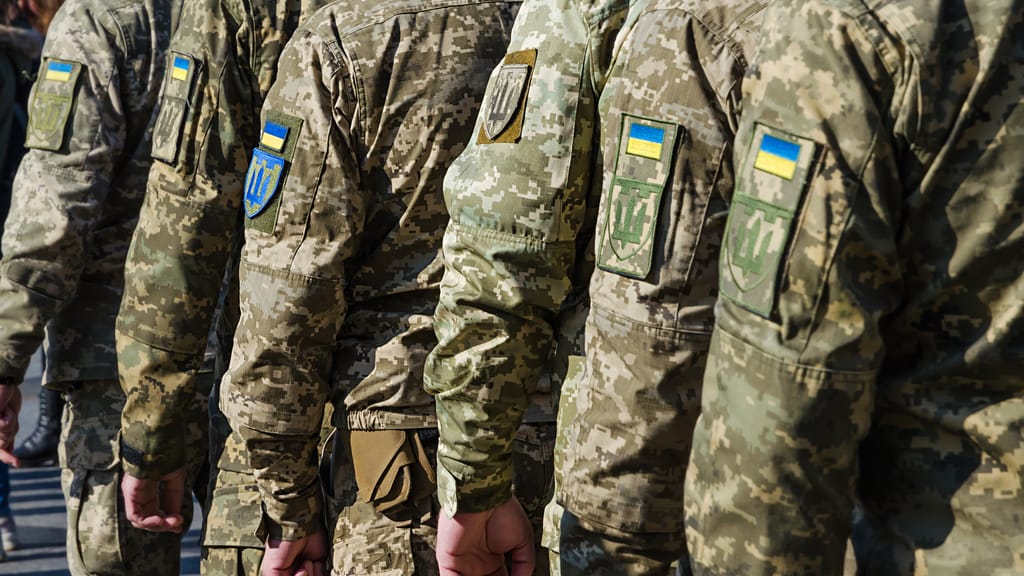 Front statt Asyl: EU will Schutzstatus für ukrainische Männer aufheben - news - exxpress Nachrichten