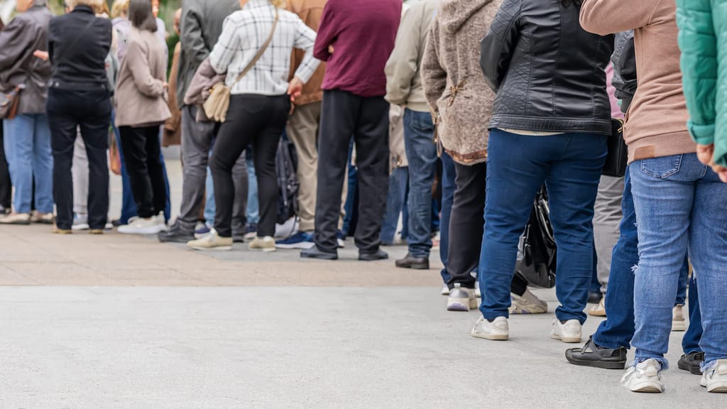 Regierungs-Hickhack beendet? Flüchtlingen drohen Sozialhilfe-Kürzungen - politik - exxpress Nachrichten