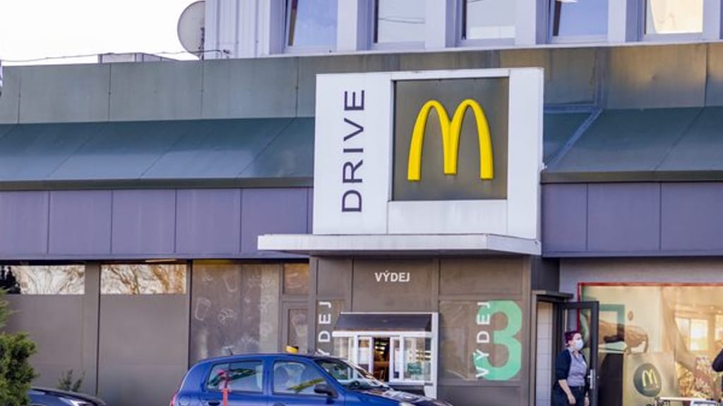 McDonald’s überrascht Kunden beim McDrive — was in 100 Filialen passiert - economy - exxpress Nachrichten