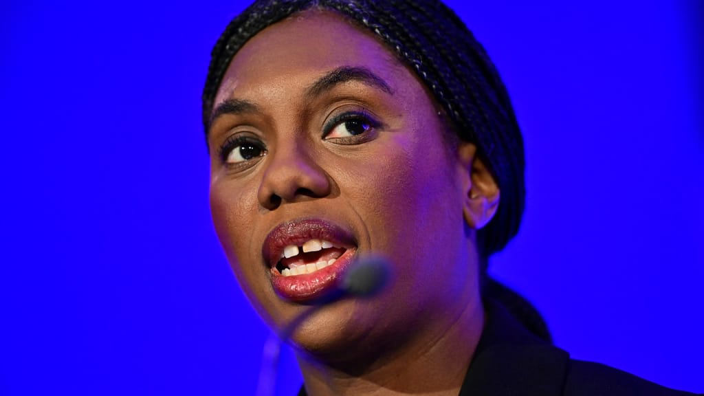 Tory-Chefin Badenoch: „Unser Land ist kein Schlafsaal für Migranten“
