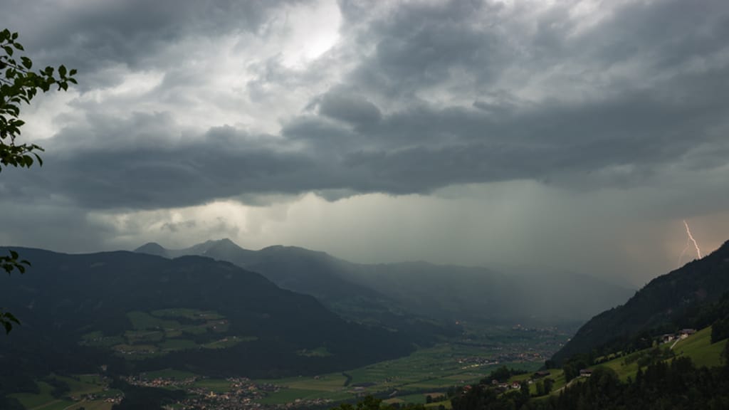 Jetzt wird’s gefährlich: Hagel, Sturm und Starkregen im Anmarsch - news - exxpress Nachrichten