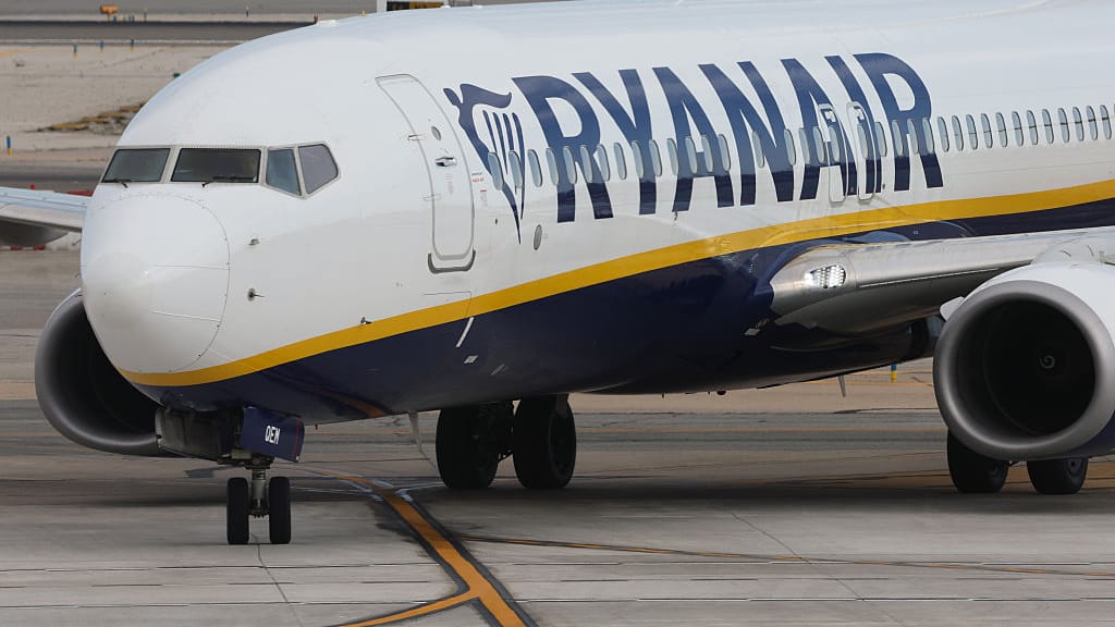 Gericht stoppt Ryanair-Zusatzgebühren: Das ändert sich jetzt für Flugreisende - economy - exxpress Nachrichten
