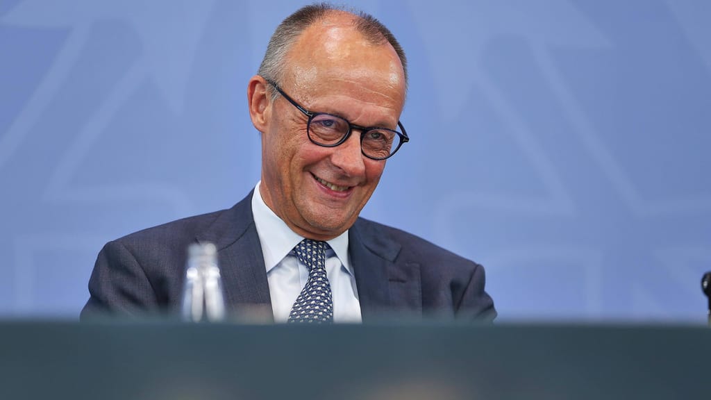 „Was für ein Spiel": Merz lobt DFB-Team nach WM-Blamage - politik - exxpress Nachrichten