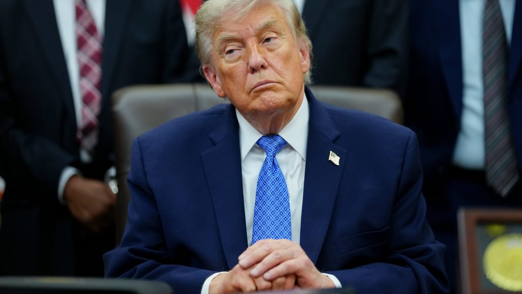 „Lächerlich“: Trump teilt erneut gegen NATO-Verbündete aus - politik - exxpress Nachrichten
