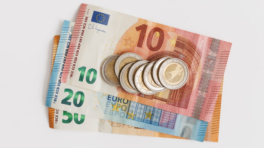 Angst vor Blackout und Krieg: Jetzt feiert das Bargeld sein Comeback - news - exxpress Nachrichten