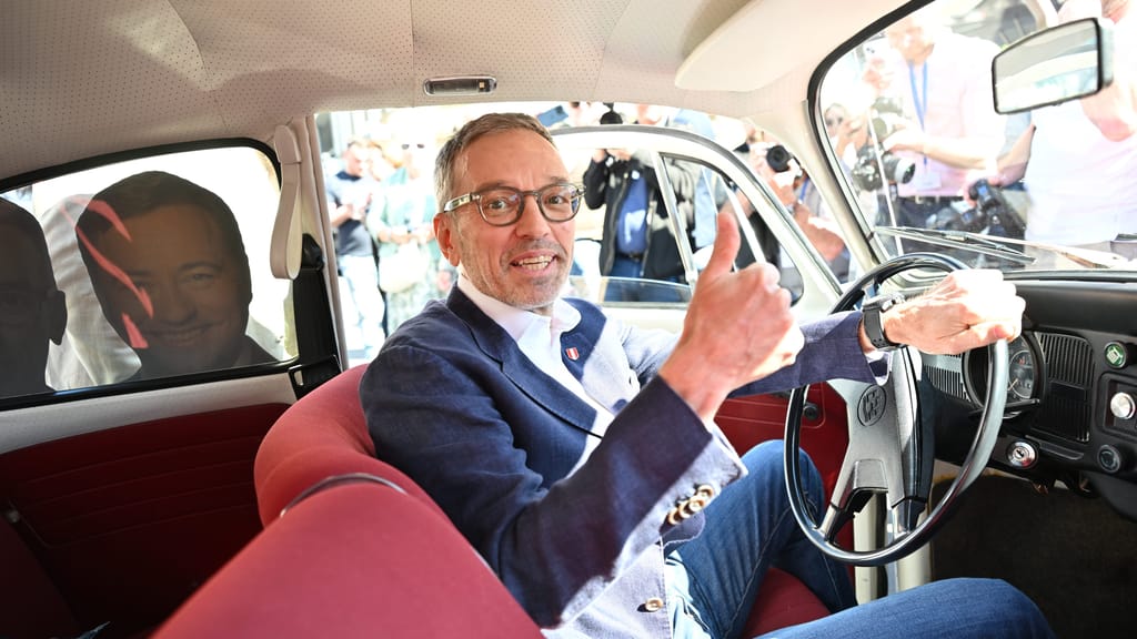 Kickl Klassenbester: Das Polit-Zeugnis zum Schulschluss - news - exxpress Nachrichten