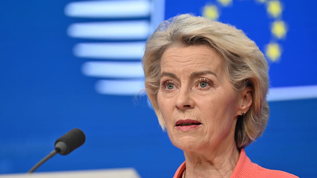 Chat-Kontrolle kehrt zurück: EU nimmt umstrittenes Überwachungsprojekt wieder auf - news - exxpress Nachrichten