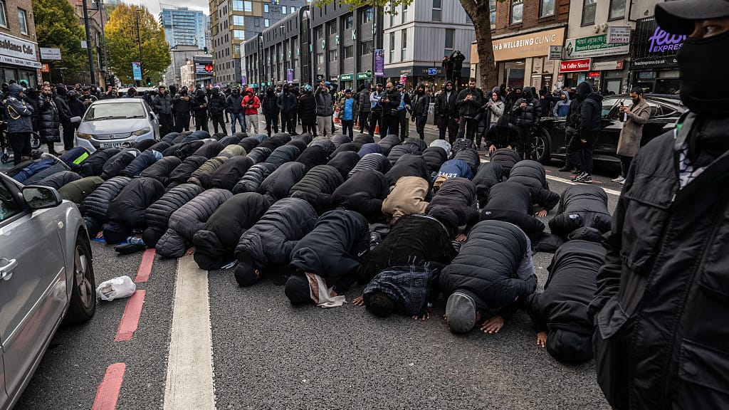ÖVP warnt vor politischem Islam: Ruf nach strengeren Maßnahmen und EU-Einstufung - news - exxpress Nachrichten
